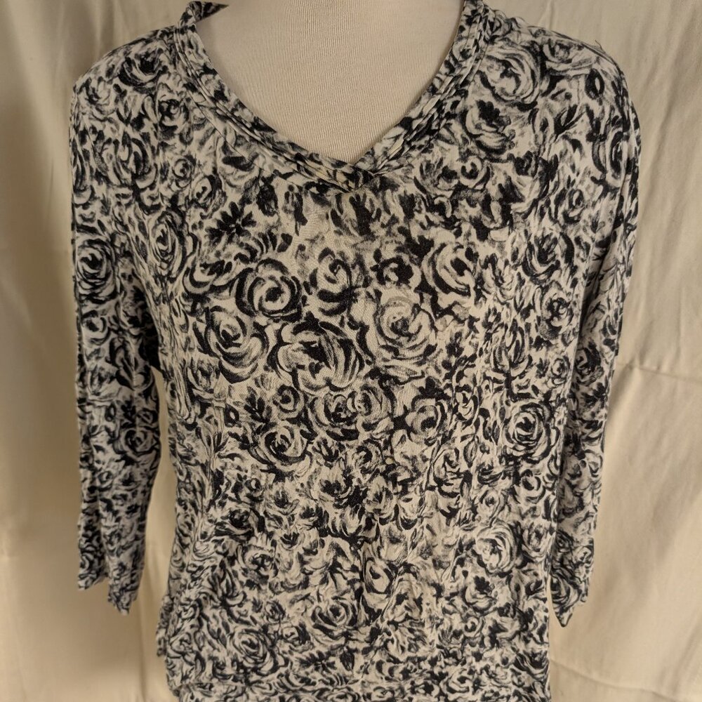 Talbots black and white floral top, size Petite Large